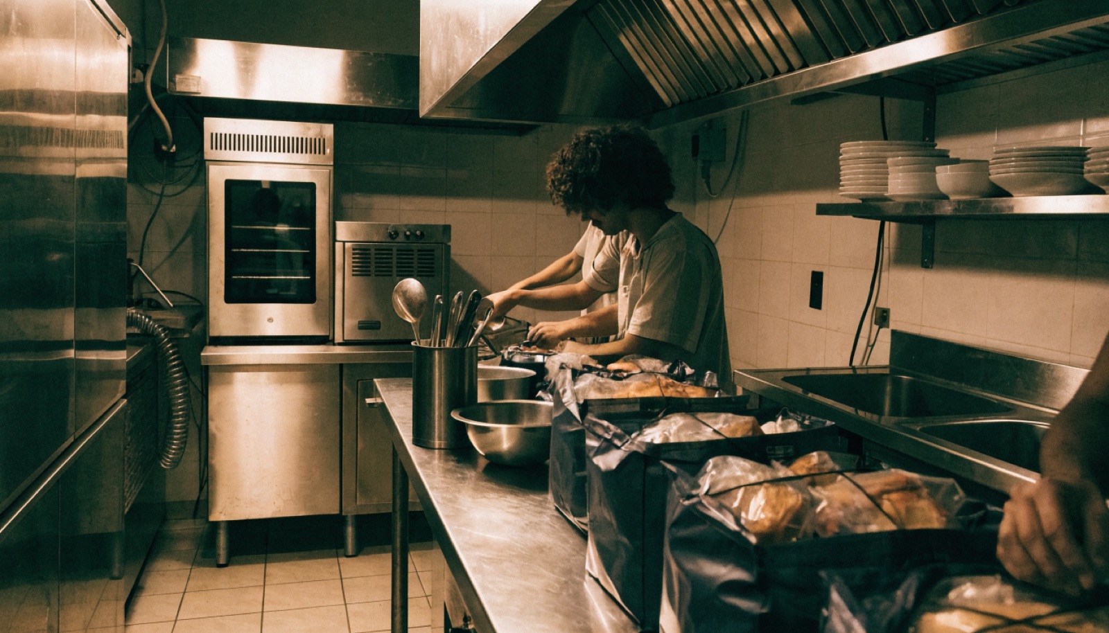 Foto ilustrativa da matéria Dark kitchens, lojas autônomas e novos formatos de franquia, do caderno Inovação e Tendências