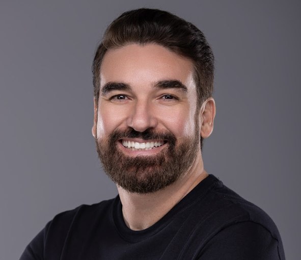 Fred Vanitelli sorrindo